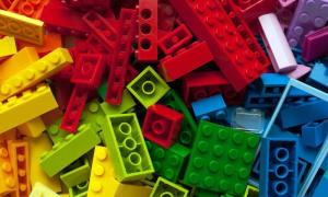 LEGO представила первый кубик из переработанного пластика